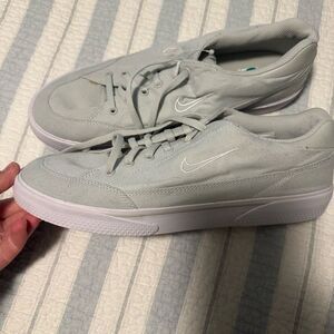 NIKE NWT Sneakers